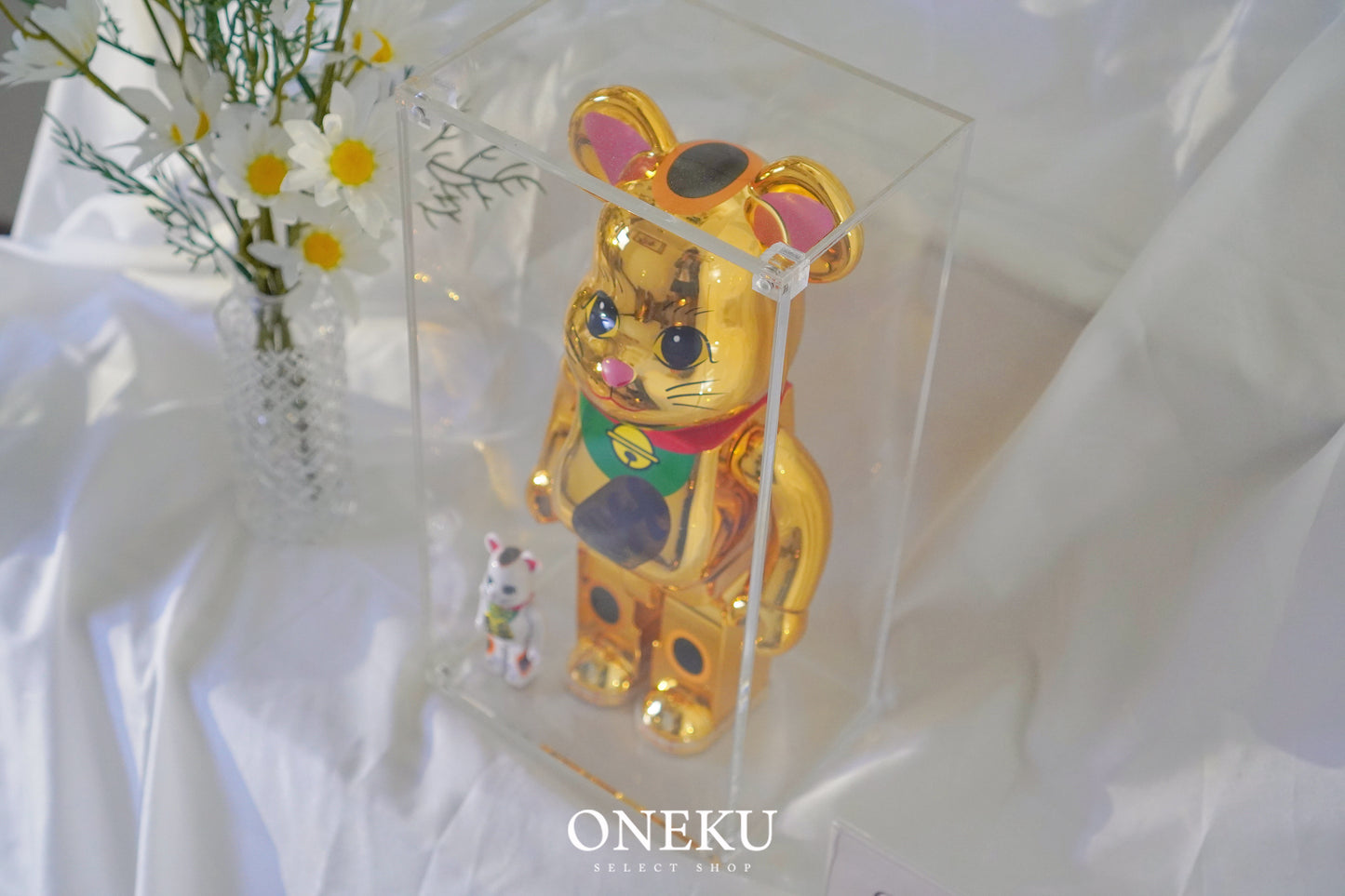 『ONEKU』 Be@rbrick 500%磁吸式高透光-壓克力展示盒-「兔耳造型也不怕!」