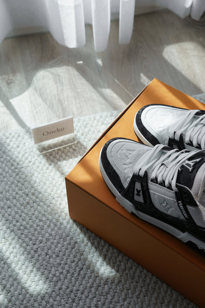 『ONEKU』 Louis Vuitton Trainer Line Sneaker "Black"老花黑色牛仔布
