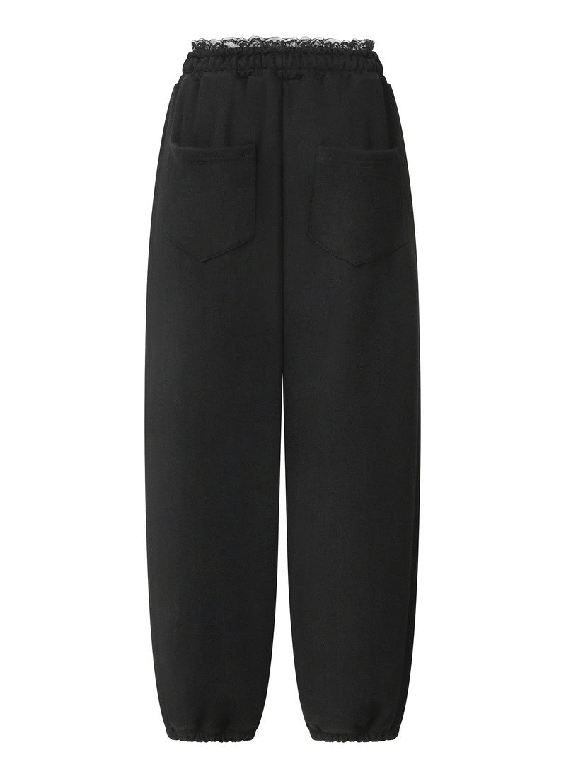 MUCENT ASTO LACE SAGGING JOGGER PANTS 蕾絲拼接落檔縮口褲 2色