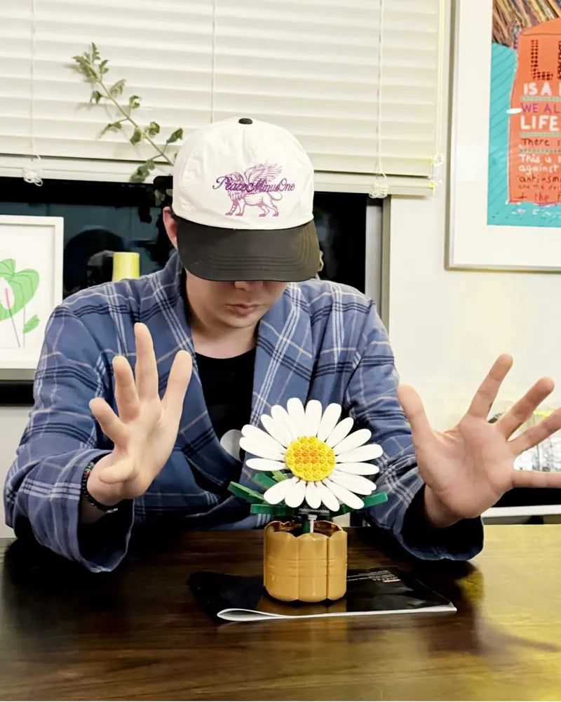 G-DRAGON PEACEMINUSONE & OXFORD 818 BLOOM 權志龍 紀念親簽小雛菊積木