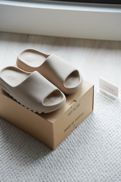 『ONEKU』adidas YEEZY Slide "Pure" 奶油色拖鞋【GW1934】