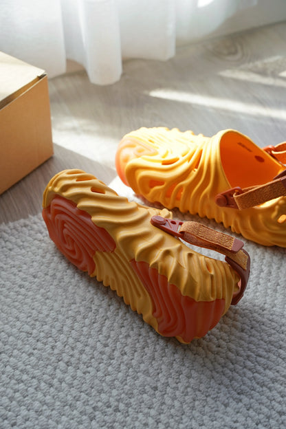 『ONEKU』 Salehe Bembury × Crocs Pollex Clog "Cobbler"橘色 聯名款 果汁 拇指鞋 果凍 魔鬼氈 水鞋 涼鞋【207393-837】