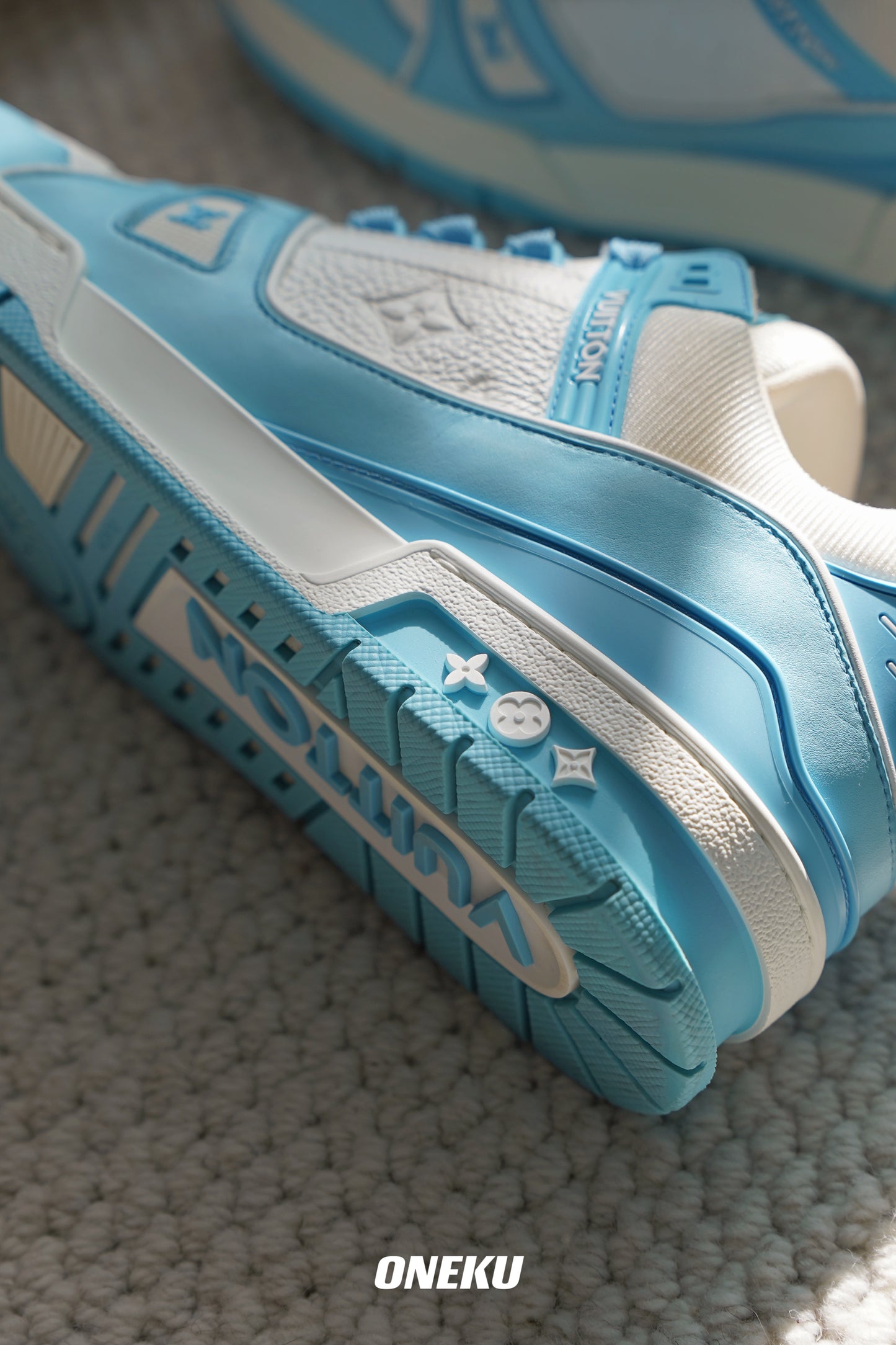 『ONEKU』 Louis Vuitton Trainer Sneaker "天空藍"「二手商品」
