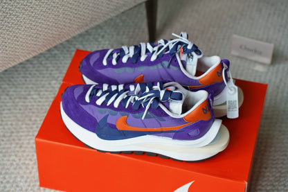 『ONEKU』 SACAI × NIKE VAPOR WAFFLE "DARK IRIS"橘紫色Sacai