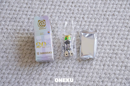 『ONEKU』 Be@rbrick庫柏力克熊42代與43代「25週年限定盲盒100%」-客換區-