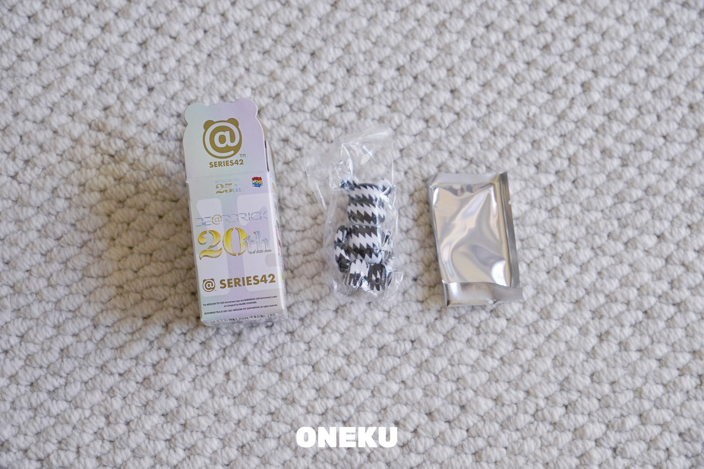 『ONEKU』 Be@rbrick庫柏力克熊42代與43代「25週年限定盲盒100%」-客換區-
