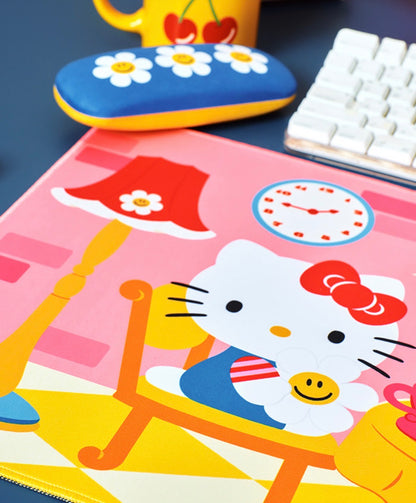 Hello Kitty & WiggleWiggle Desk 桌墊