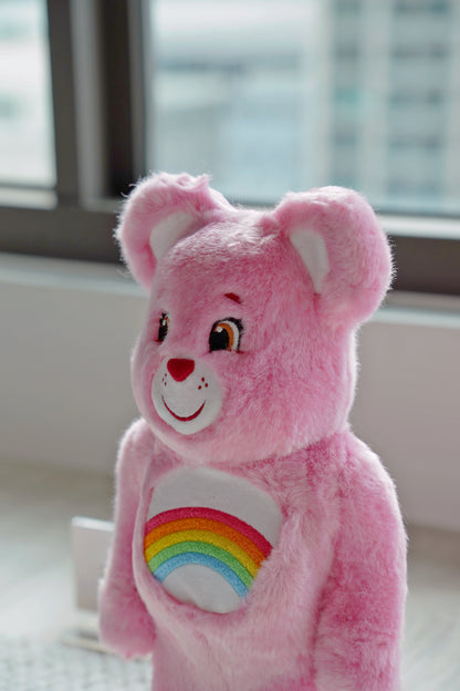 『ONEKU』BE@RBRICK Cheer Bear Costume 彩虹愛心熊 粉紅毛絨 ｜庫柏力克熊｜潮流公仔