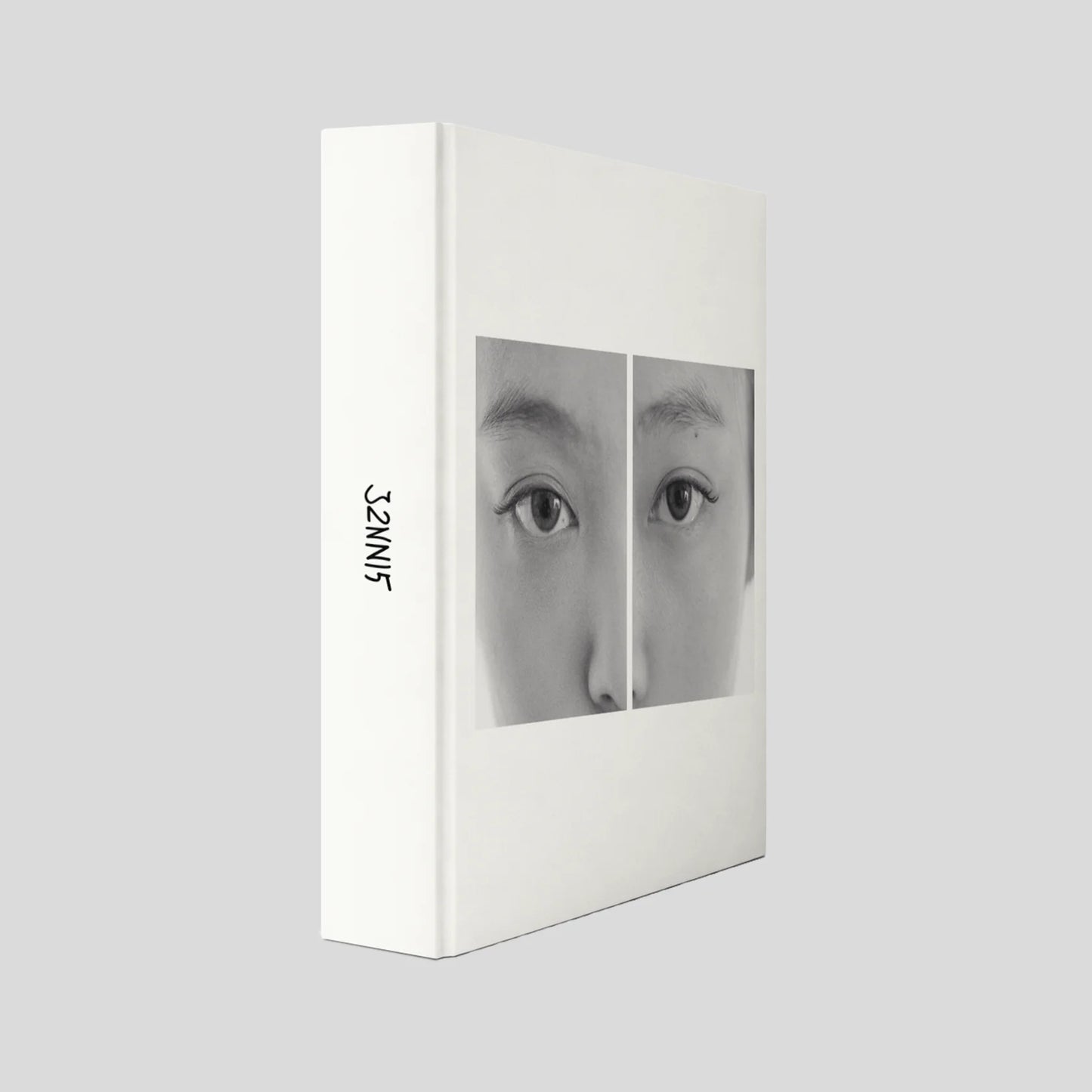 JENNIE Photo Exhibition <J2NNI5> Photobook 攝影寫真書 『限量編號版』