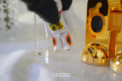 『ONEKU』 Be@rbrick 500%磁吸式高透光-壓克力展示盒-「兔耳造型也不怕！」