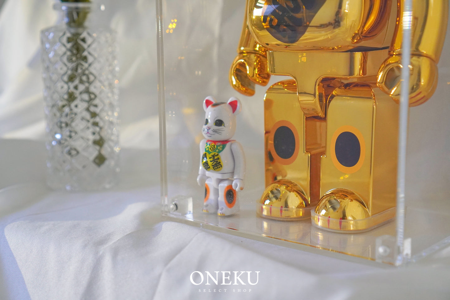 『ONEKU』 Be@rbrick 500%磁吸式高透光-壓克力展示盒-「兔耳造型也不怕！」