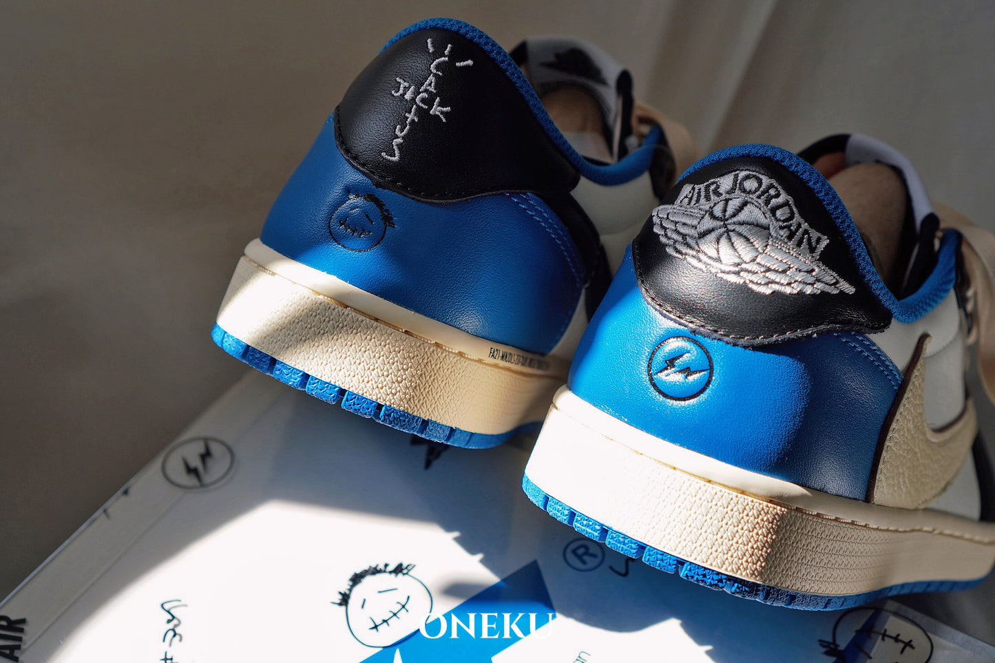『ONEKU』 Travis Scott × Fragment × Nike Air Jordan 1 Low OG SP "Military Blue"